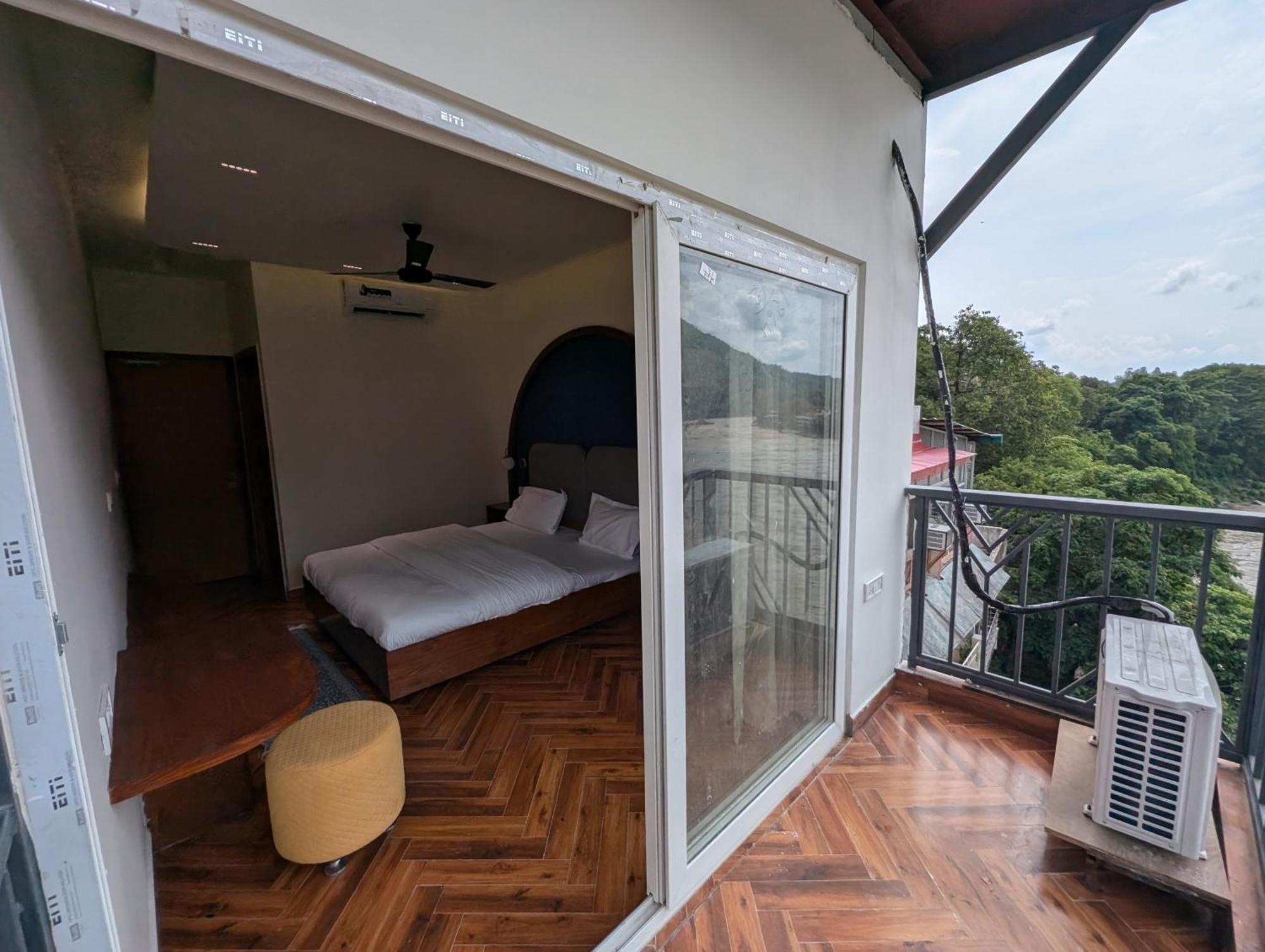 Hostel Joey'S By The Ganges Rishīkesh Exterior foto