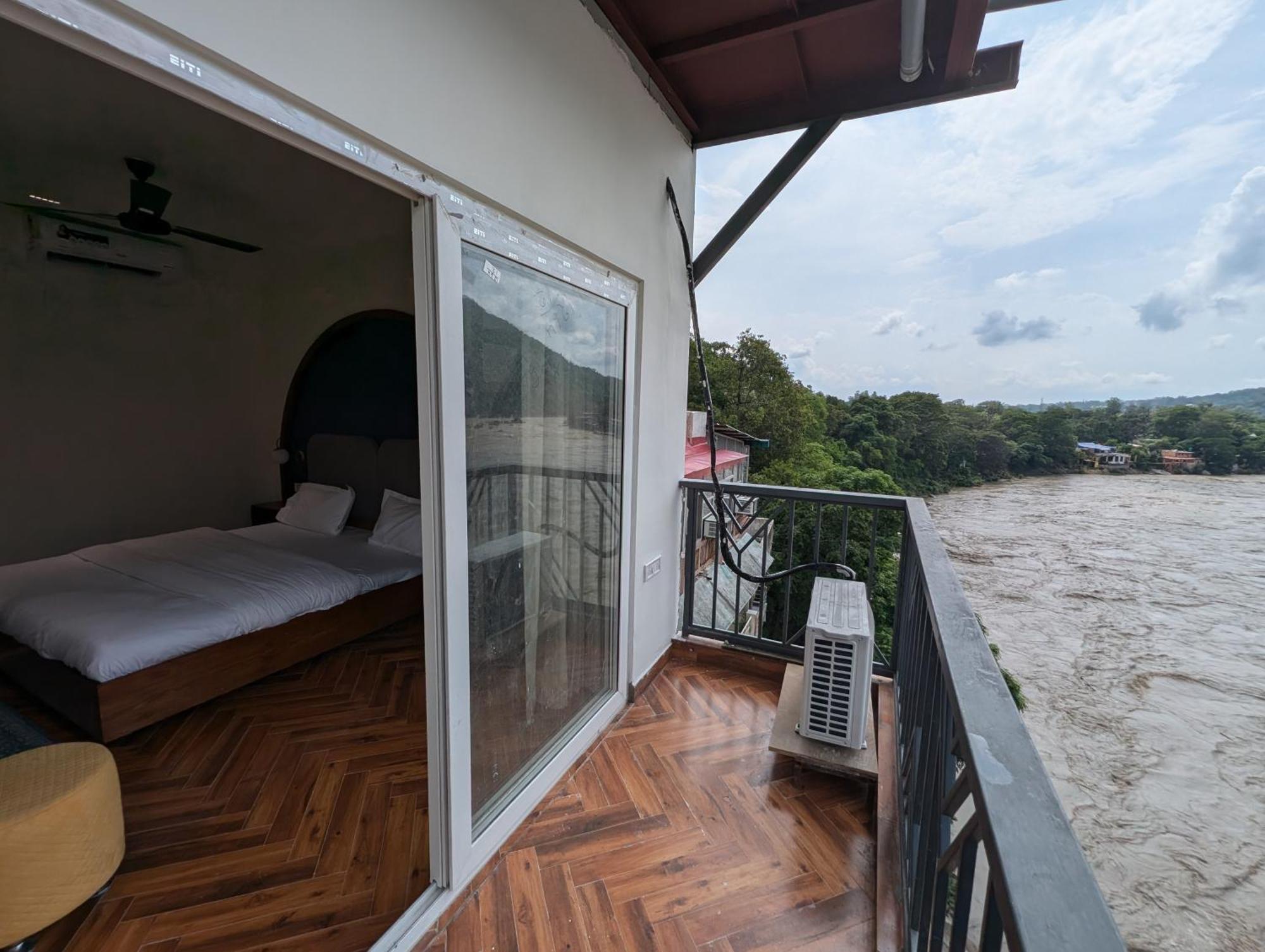 Hostel Joey'S By The Ganges Rishīkesh Exterior foto